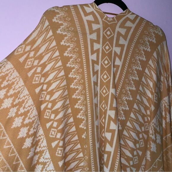 Charming Charlie Knit Ruana Boho Aztec Print Open Front Cardigan Shawl - Picture 7 of 8